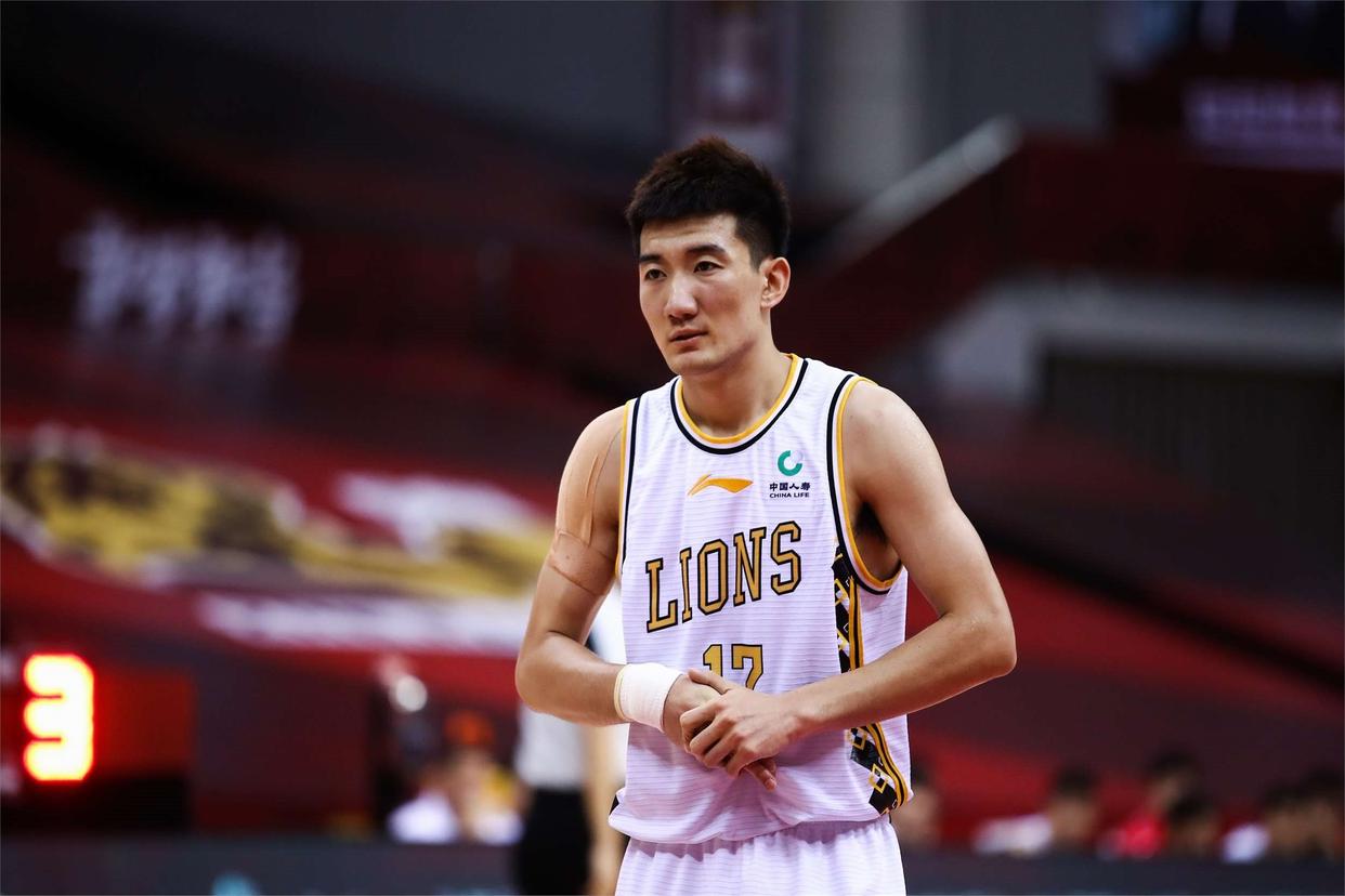 赛前体能课后；广厦男篮更衣室发声备战全明星赛；媒体盛赞；纪律约束更严格的简单介绍